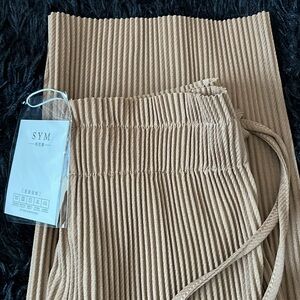 New Sym brand from Thailand light brown pleated pants
